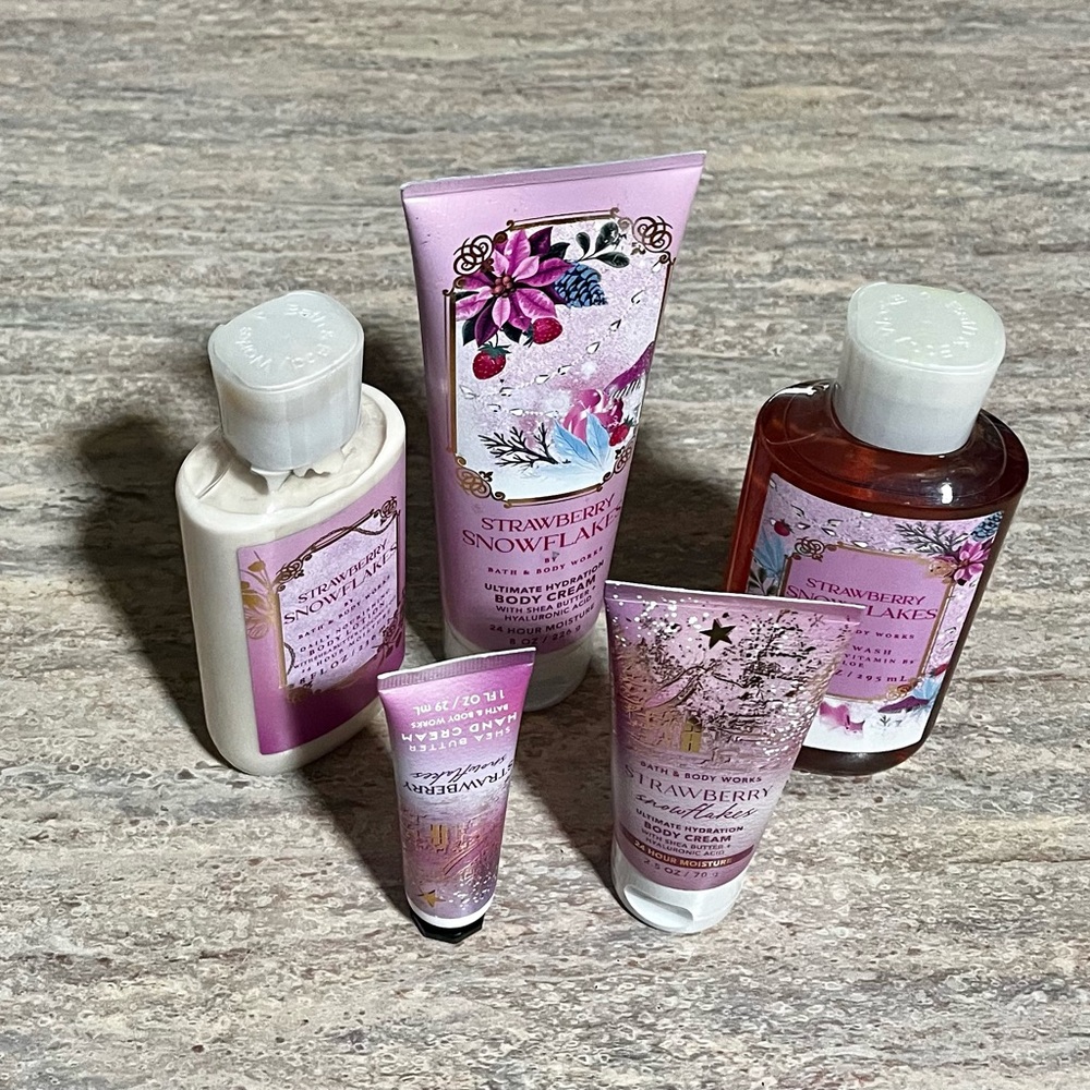 Bath & Body Works Strawberry Snowflakes Shower Gel, Lotions, Creams